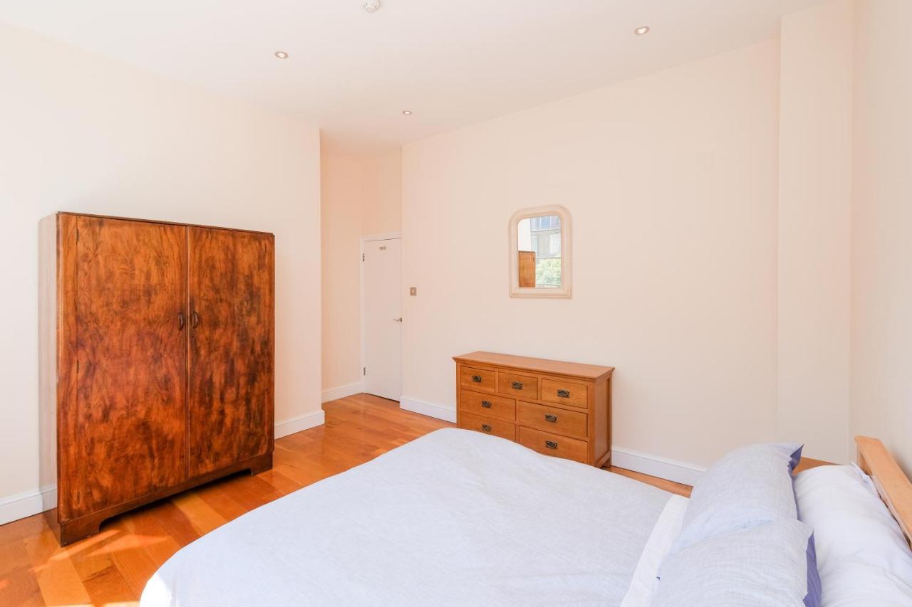 Lovely 2 Bed Flat In Canal Side Gated Development Apartment Londra Exterior foto