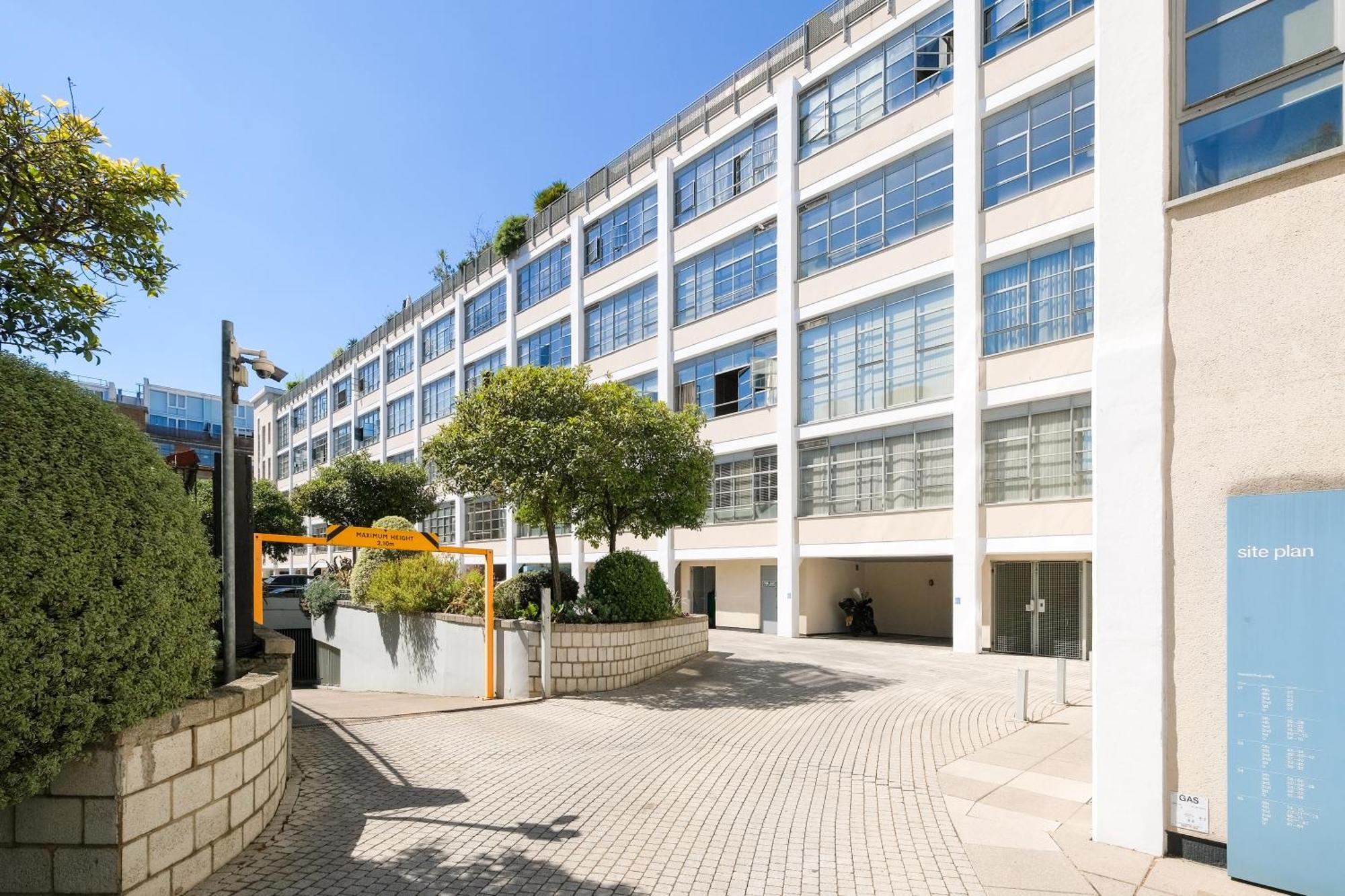 Lovely 2 Bed Flat In Canal Side Gated Development Apartment Londra Exterior foto